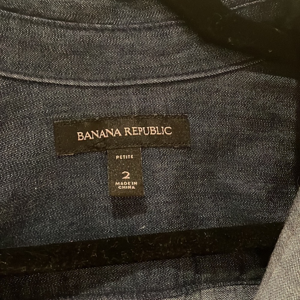 Adorable banana republic size 2 jean dress with pockets! - Picture 2 of 6